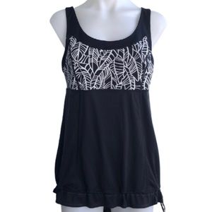 LULULEMON black/white sleeveless workout top